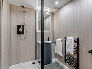 Bathroom - 2 Bed in Ravenglass (oc-sz409) (Ravenglass)