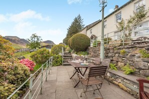 Outdoor dining - 3 Bed in Keswick (oc-sz075) (Borrowdale)
