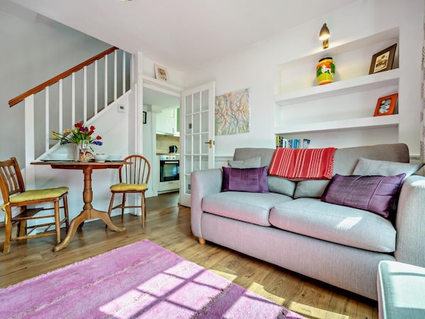 TV - 1 Bed in Keswick (oc-sz472) (Keswick)