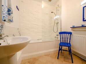 Bathroom - 3 Bed in Penrith (oc-sz318) (Ullswater)