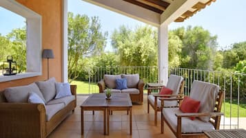 House | Balcony