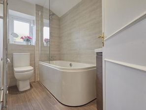 Bathroom - 2 Bed in Penrith (oc-sz276) (Stainton)