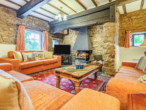 TV, fireplace - 4 Bed in Cockermouth (oc-sz405) (Wythop)