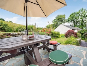Outdoor dining - 4 Bed in Cockermouth (oc-sz405) (Wythop)
