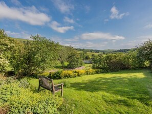 Property grounds - 4 Bed in Kendal (oc-sz535) (Kentmere)