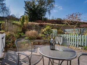 Outdoor dining - 2 Bed in Keswick (oc-sz378) (Portinscale)