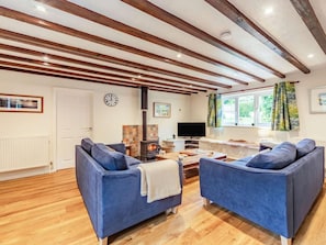 TV, fireplace - 3 Bed in Keswick (oc-sz335) (Portinscale)