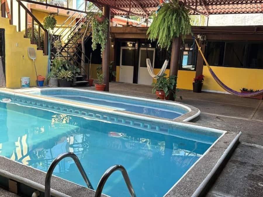 Quarto casal família | Piscina | 2 piscinas externas