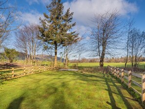 Property grounds - 2 Bed in Keswick (oc-sz193) (Underskiddaw)