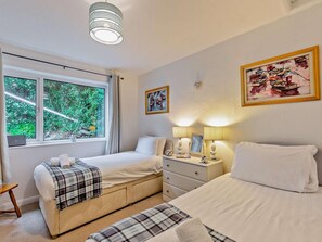 Travel cot, free WiFi, bed sheets - 2 Bed in Wasdale (oc-sz077) (Irton with Santon)
