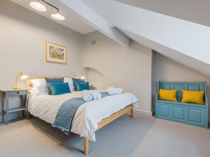 Iron/ironing board, travel crib, WiFi (free), bed sheets - 3 Bed in Keswick (oc-sz029) (Keswick)