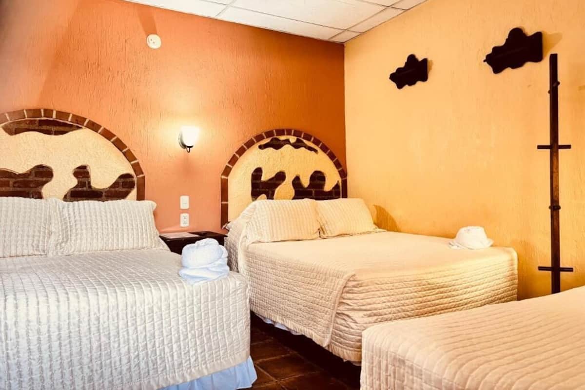 Quarto triplo, varanda | Wi-Fi de cortesia