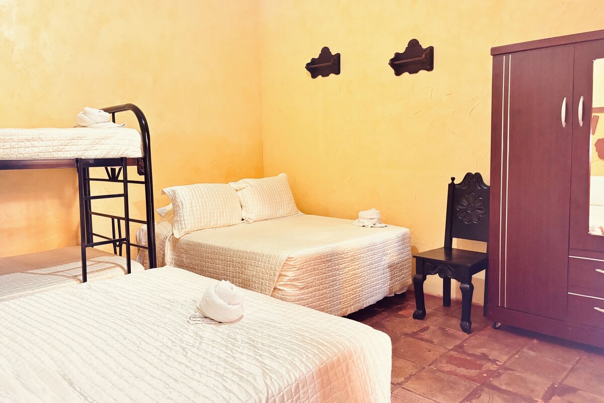 Habitación triple | Wifi gratis y ropa de cama