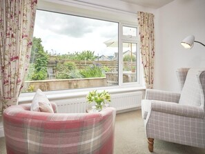 Living area - 3 Bed in Keswick (oc-sz007) (Keswick)