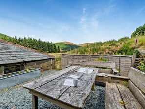 Outdoor dining - 1 Bed in Cockermouth (oc-sz160) (Lorton)
