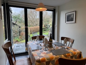 Dining - 2 Bed in Ambleside (oc-sz451) (Ambleside)