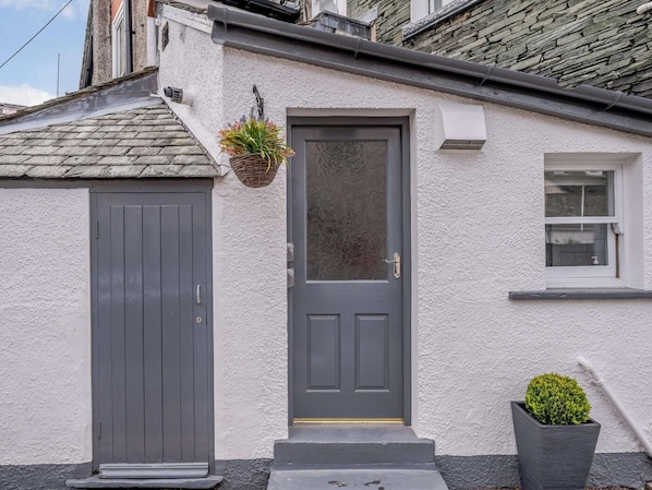 Exterior detail - 3 Bed in Keswick (oc-sz118) (Keswick)