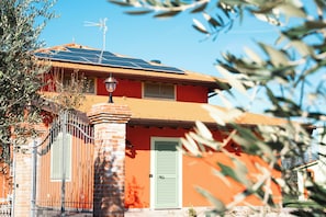 Exterior - VILLA BENEDETTI: PRIVATE POOL, TUSCAN COUNTRYSIDE, IDEAL FOR FAMILIES AND GROUPS (Toscana)