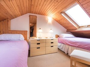3 bedrooms, travel cot, free WiFi, bed sheets - 3 Bed in Keswick (oc-sz540) (Applethwaite)