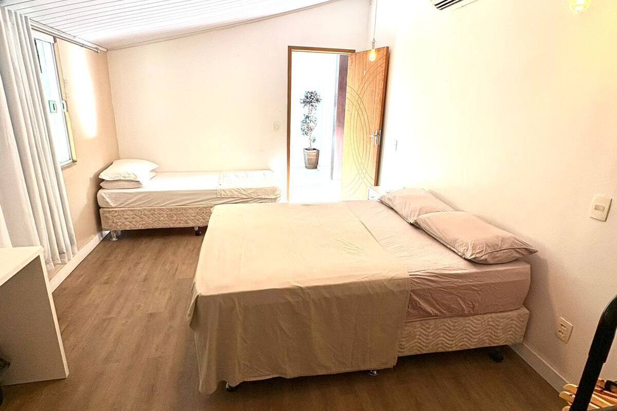 Habitación triple clásica | Tabla de planchar con plancha y wifi gratis