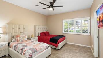 6 bedrooms, desk, iron/ironing board, free WiFi