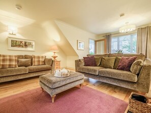 TV, fireplace - 2 Bed in Keswick (oc-sz427) (Keswick)