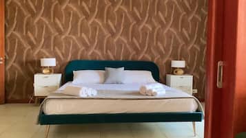 Kamer, 1 twee- of 2 eenpersoonsbedden, balkon, uitzicht op de stad | Geluiddichte muren, gratis wifi