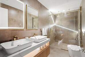 Classic Apartment, 2 Bedrooms | Bathroom | Shower, rainfall showerhead, free toiletries, hair dryer - Silkhaus Azure Residences (Dubai)