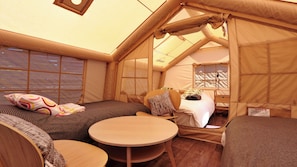 Room - Polaris (Takashima)