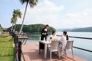 Tempat makan outdoor