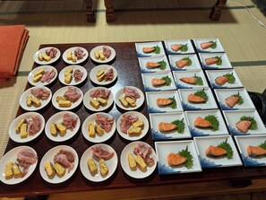 餐饮