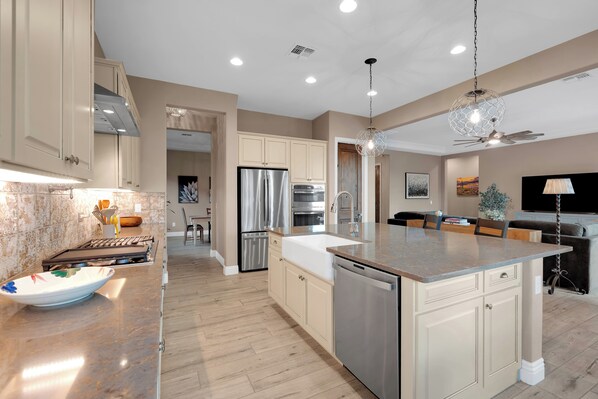 Coffee/tea maker, fridge, microwave, oven