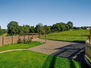 Outdoor dining - 3 Bed in Penrith (oc-85362) (Pooley Bridge)