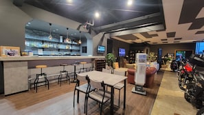 Bar (on property) - Guesthouse Bike-ya no Nikai (Hagi)