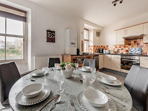 Dining - 4 Bed in Pembroke (oc-85835) (Pembroke)