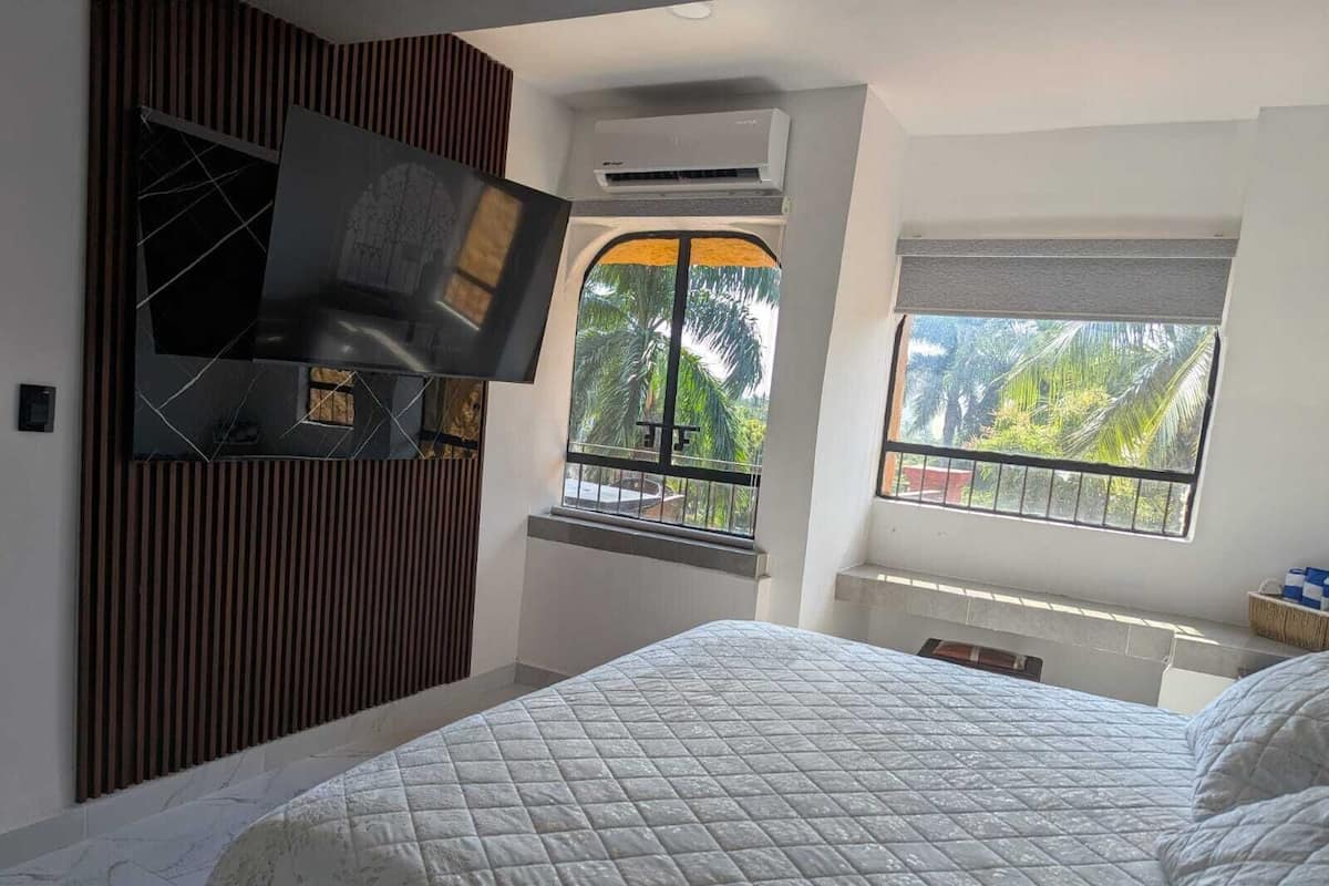 Junior Double Room, Pool View | WiFi (free)
