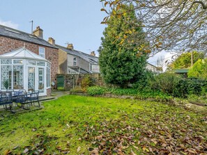 Outdoor dining - 3 Bed in Seascale (oc-85805) (Gosforth)