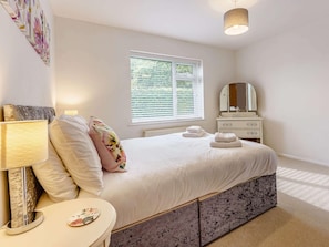 3 bedrooms, travel cot, free WiFi, bed sheets - 3 Bed in Romney Marsh (oc-86012) (Saint Mary's Bay)