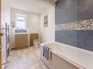Towels - 3 Bed in Romney Marsh (oc-86012) (Saint Mary's Bay)
