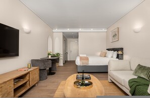 Desk, iron/ironing board, free WiFi, bed sheets - Elegant Studio | Dolce Vita | Sea Point (Cape Town)