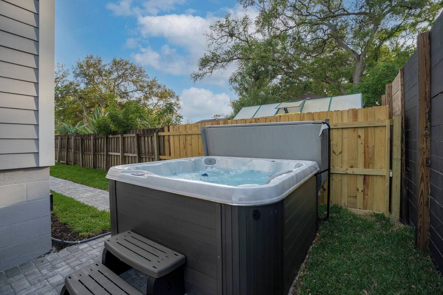 Bain à remous extérieur