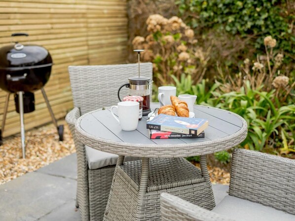 Outdoor dining - 1 Bed in Redruth (oc-85826) (Burncoose)