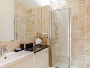 Bathroom - 1 Bed in Redruth (oc-85826) (Burncoose)