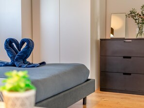 旅行婴儿床、免费 WiFi、床单