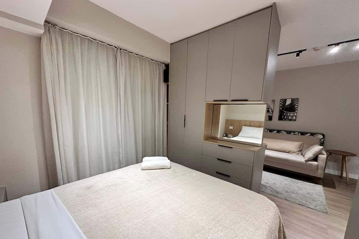 Apartamento básico, geladeira e micro-ondas | Wi-Fi de cortesia