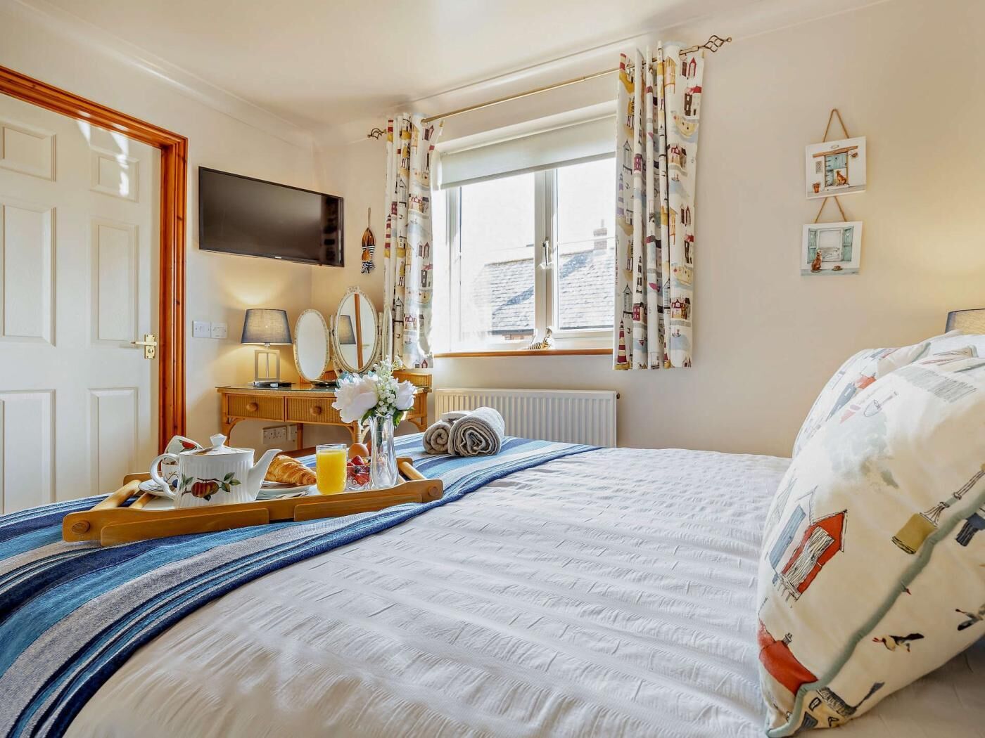 3 bedrooms, iron/ironing board, travel cot, free WiFi