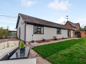 Exterior - 2 Bed in Northwich (oc-85877) (Crowton)