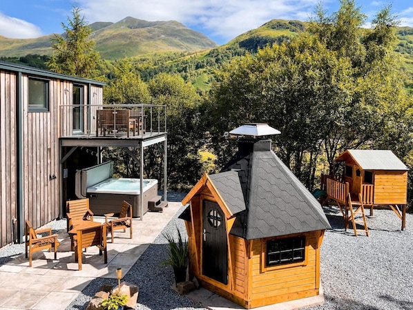 Terrace/patio - 3 Bed in Kinlochleven (oc-87130) (Kinlochleven)