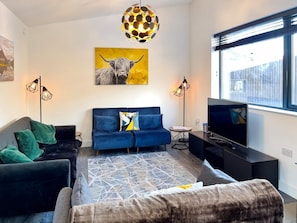 TV, fireplace - 3 Bed in Kinlochleven (oc-87130) (Kinlochleven)