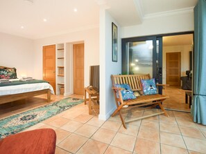 Room - 4 Bed in Bridgend (oc-87141) (Ogmore-by-Sea)